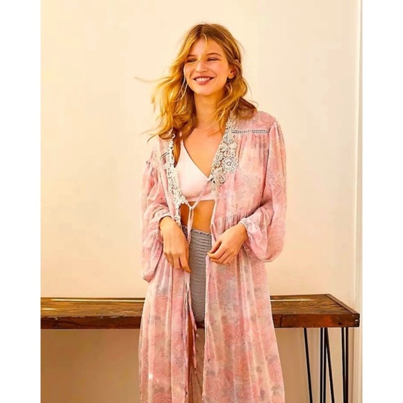 Free People Away With Me Floral Sheer Lounge Robe - Picture 4 of 9